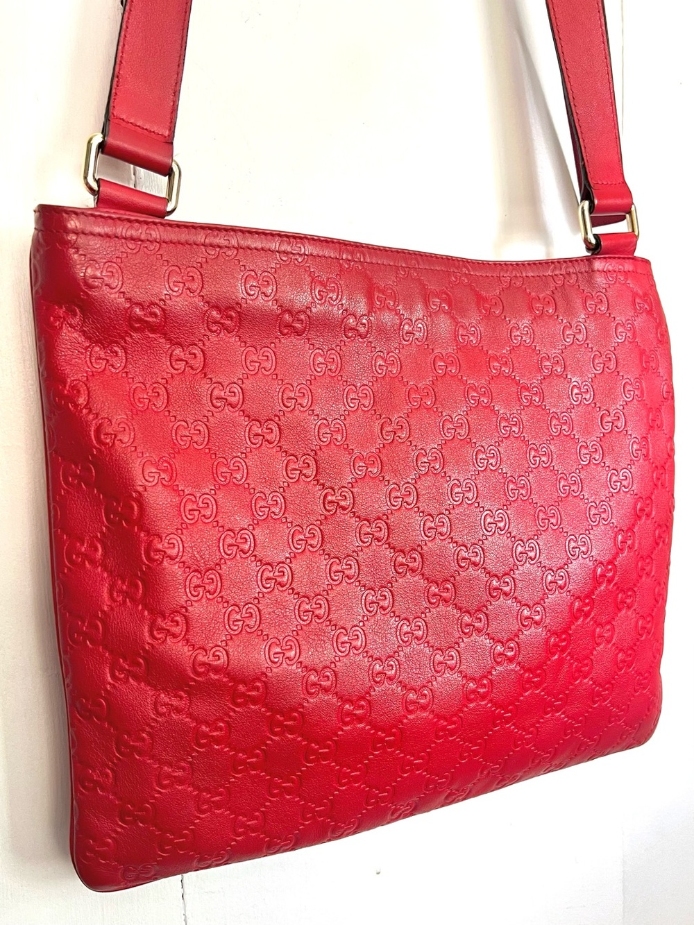 Gucci Guccissima Red Leather GG Logo Large Crossbody Slim Messenger Bag - Picture 4 of 10